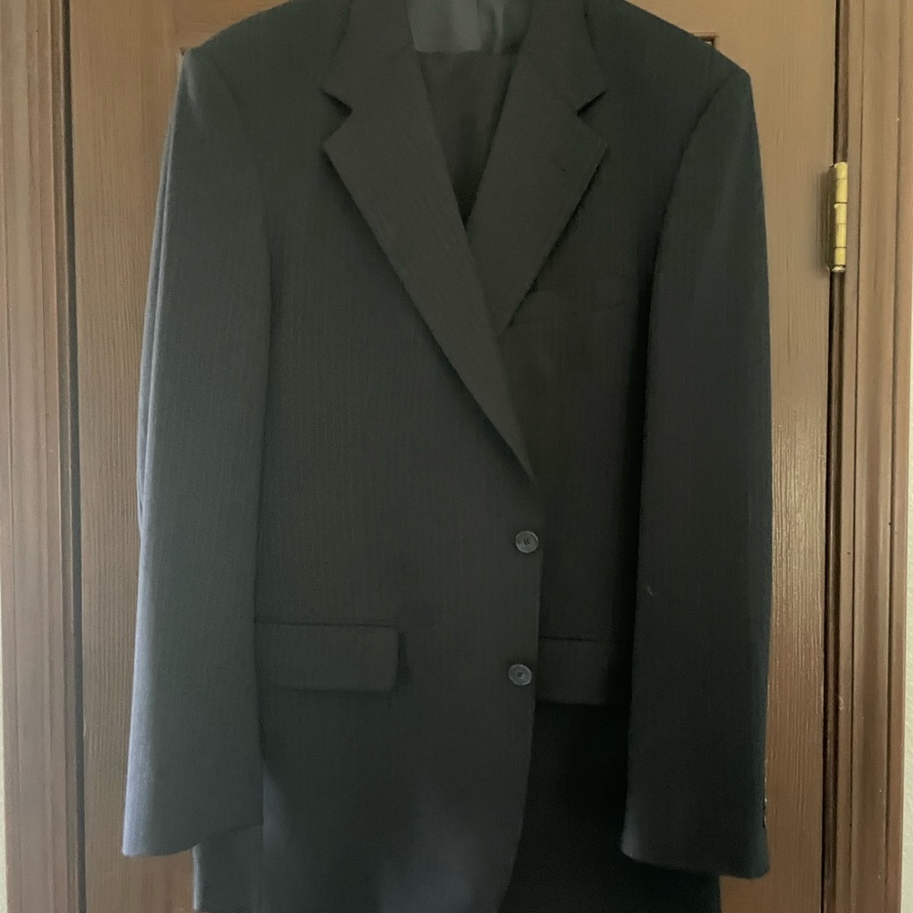 Stafford Executive Men’s full suit.  Navy Blue Pinned Striped- size 44